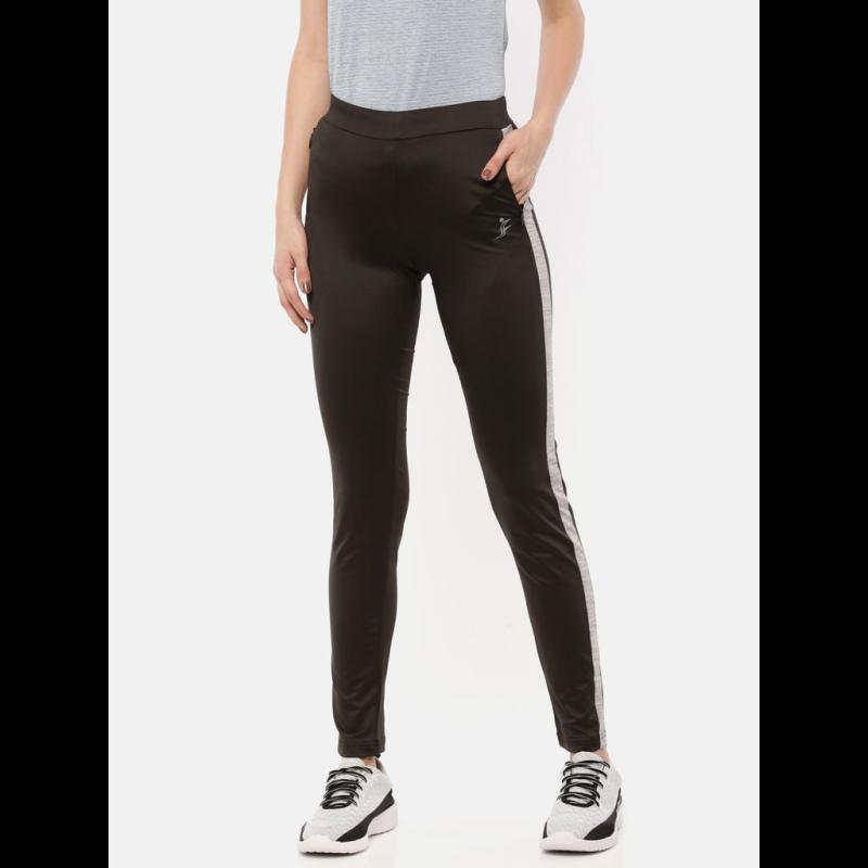 Fino COMFORT FIT 224 Breathable fabric for superior Elastane provides necessary stretch while exercising