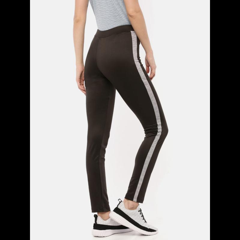 Fino COMFORT FIT 224 Breathable fabric for superior Elastane provides necessary stretch while exercising